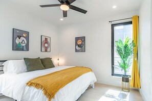 5 bedrooms, desk, iron/ironing board, travel crib