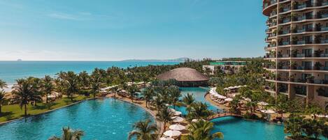 3 outdoor pools, pool umbrellas
