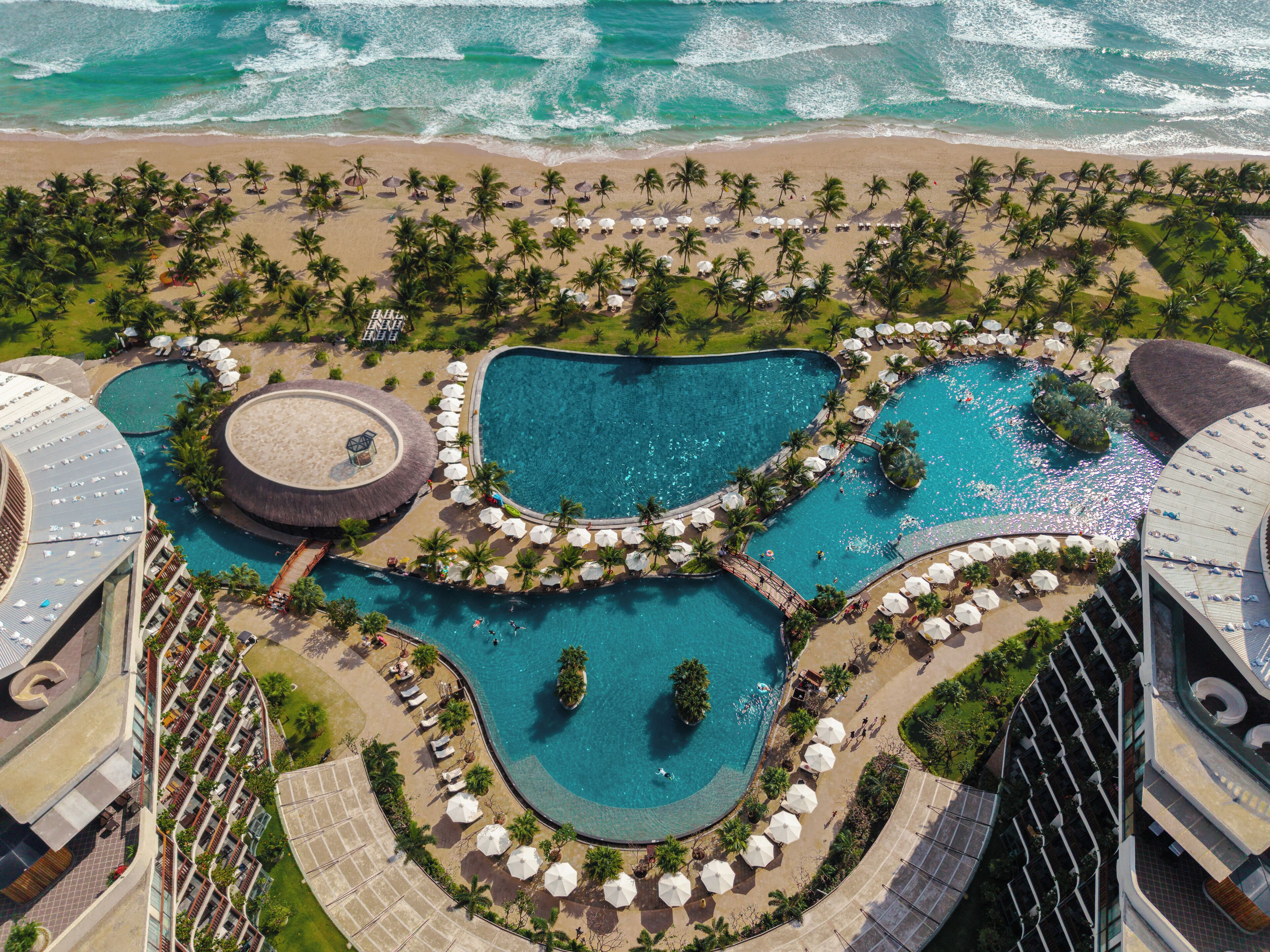 3 outdoor pools, pool umbrellas