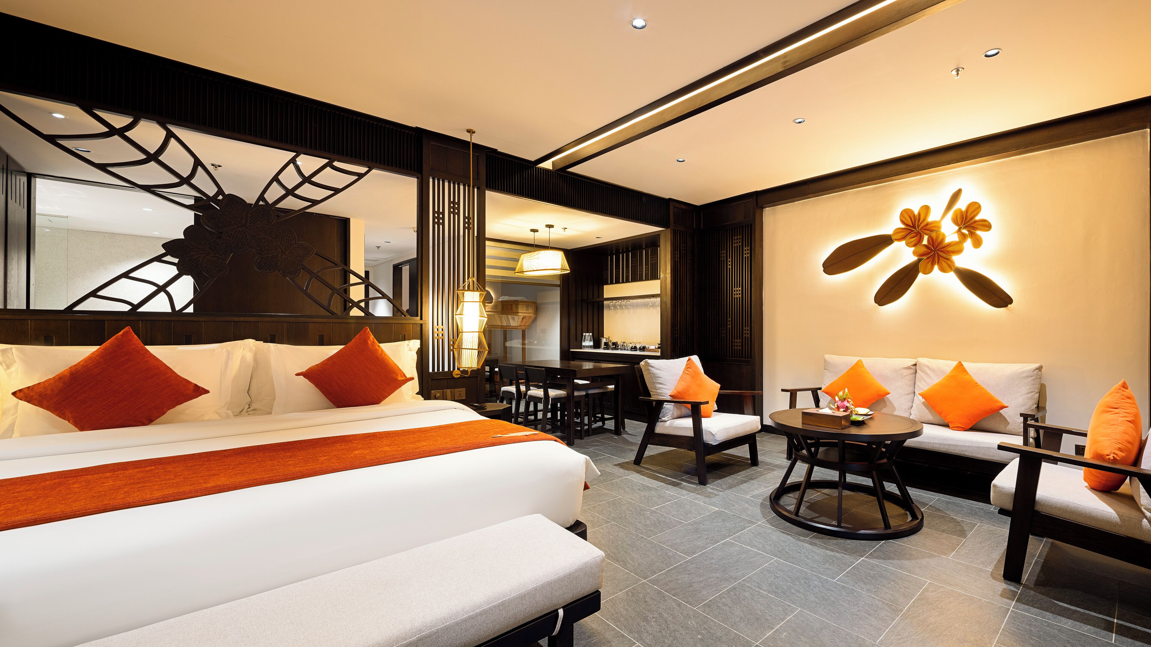 Mini-bar avec articles gratuits, coffres-forts dans les chambres, bureau