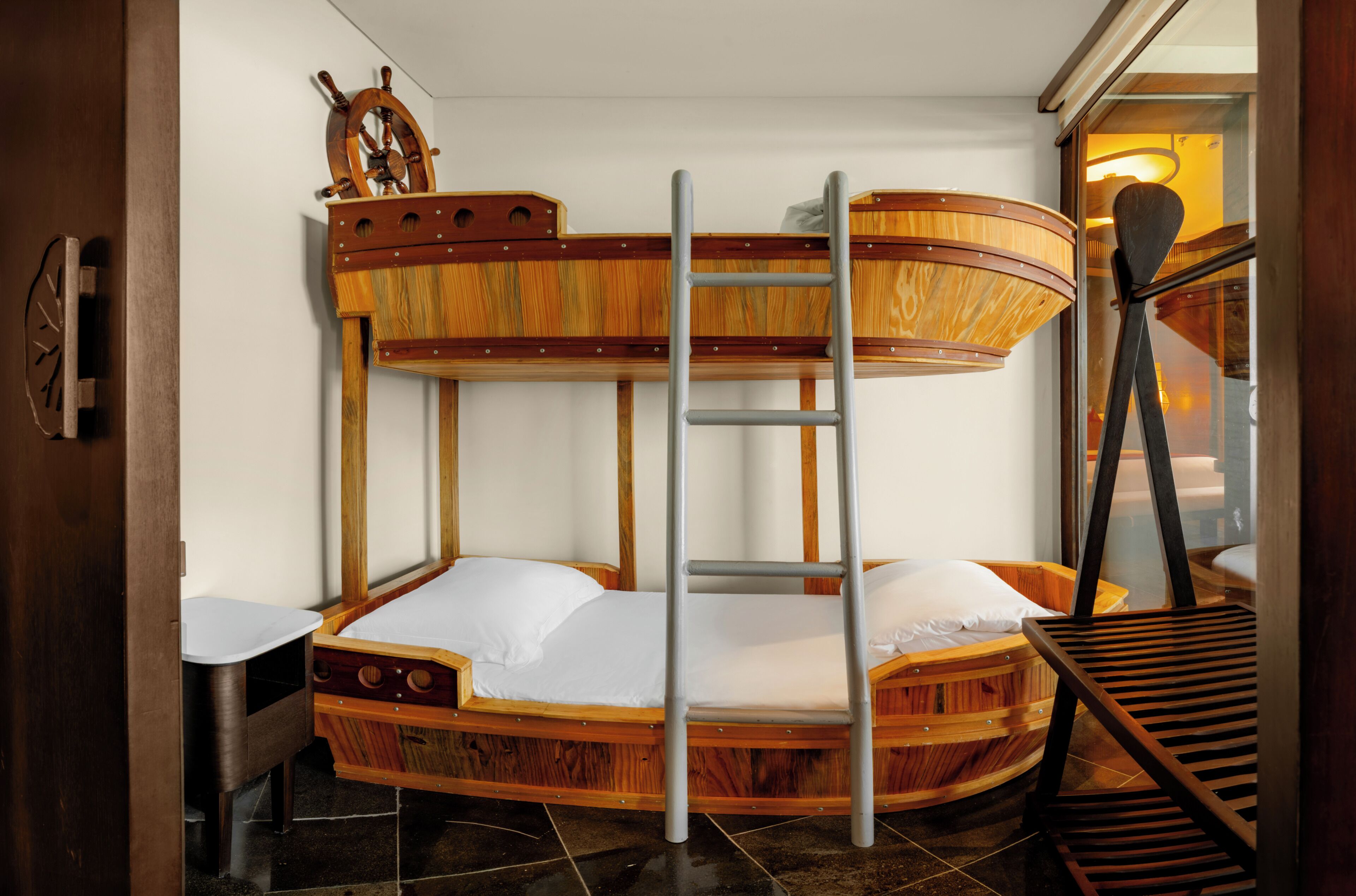 Suite Exécutive | Mini-bar avec articles gratuits, coffres-forts dans les chambres, bureau