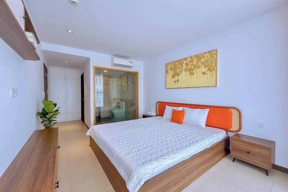 Egyptian cotton sheets, premium bedding, memory-foam beds