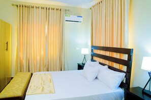 豪華雙人房 | 迷你吧、免費無線上網、床單