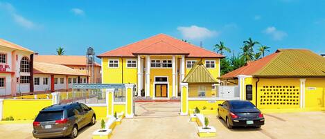 Bagian depan properti