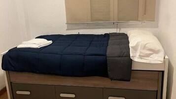 3 slaapkamers, een strijkplank/strijkijzer, wifi, beddengoed