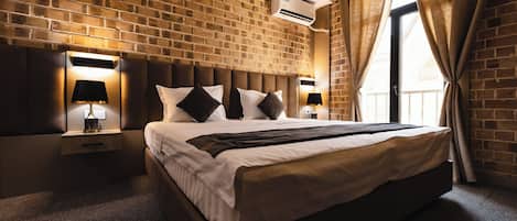 Chambre Deluxe Double ou avec lits jumeaux, 2 chambres, balcon | Literie hypoallergénique, ameublement personnalisé