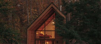 Camp Haliburton - Waterfront A-Frame w Sauna