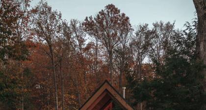 Camp Haliburton - Waterfront A-Frame w Sauna