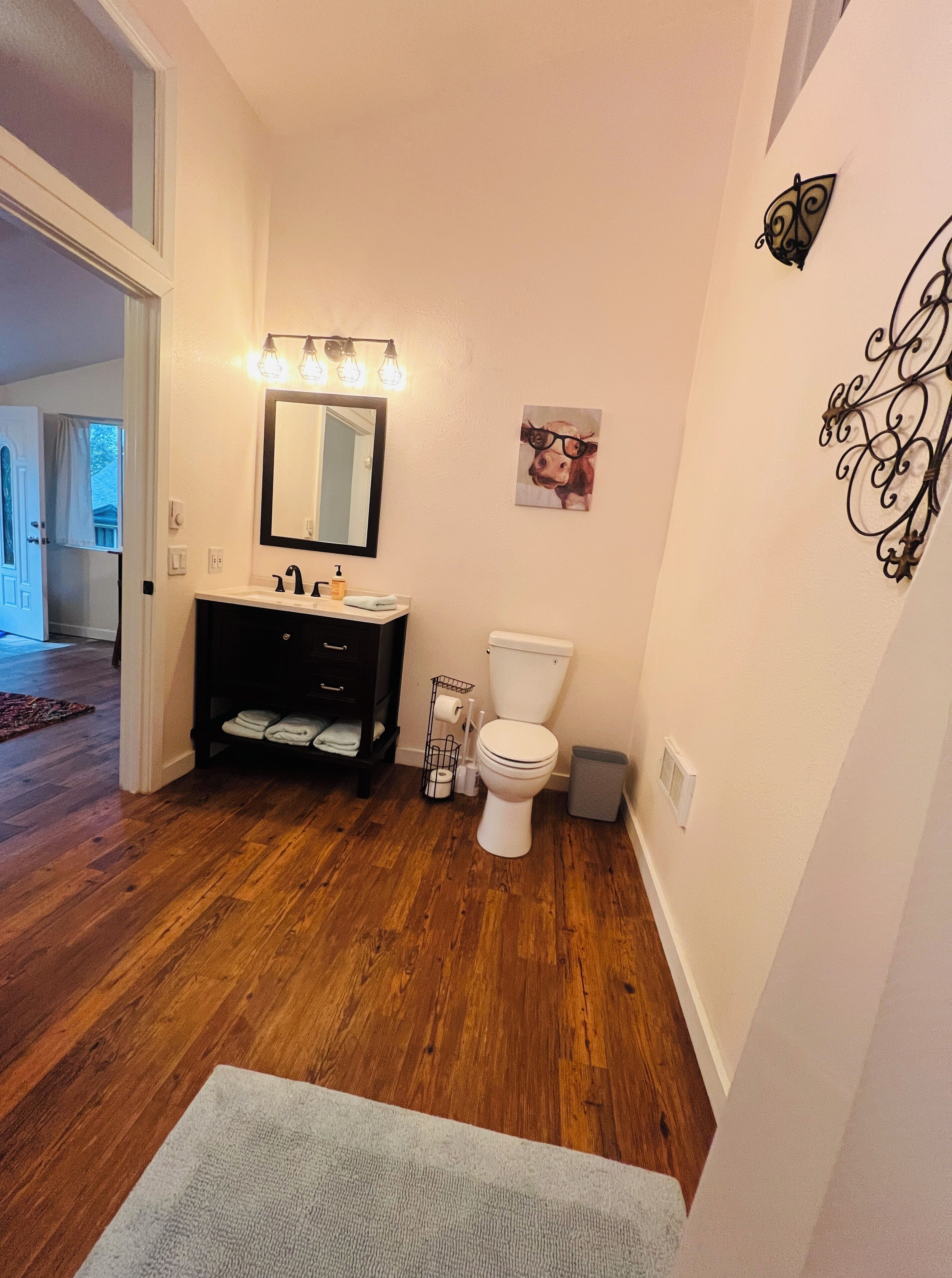 Doccia, asciugacapelli, asciugamani, sapone