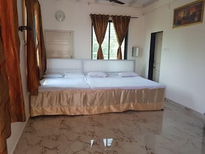 Wi-Fi de cortesia, roupa de cama