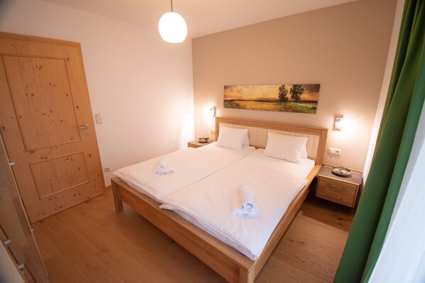 Free WiFi, bed sheets - Sonnblick 5 Apartment (Embach)