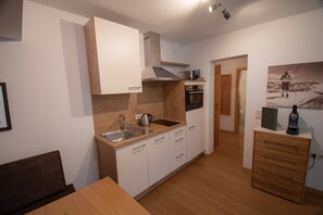 Refrigerador, microondas, horno, lavavajillas