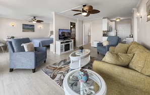 Smart TV, books, printers - 610 Beachfront Pearl, Ocean views, easy Beach access! (Galveston)