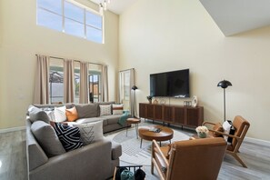 Smart TV, video games