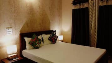 Luxury Apartment, 2 Bedrooms, Kitchen | 2 bedrooms, laptop workspace, free WiFi