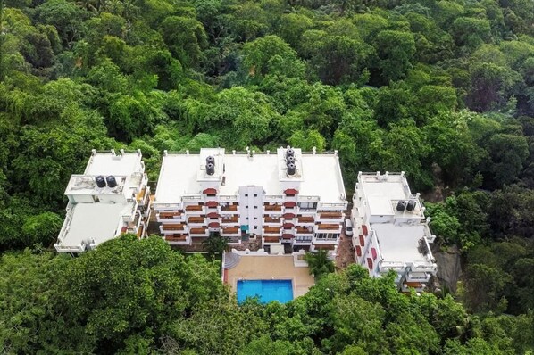 Exterior - Cozy Stayz (Vagator)