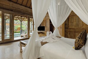 Kjøleskap, mikrobølgeovn, kokeplater og oppvaskmaskin