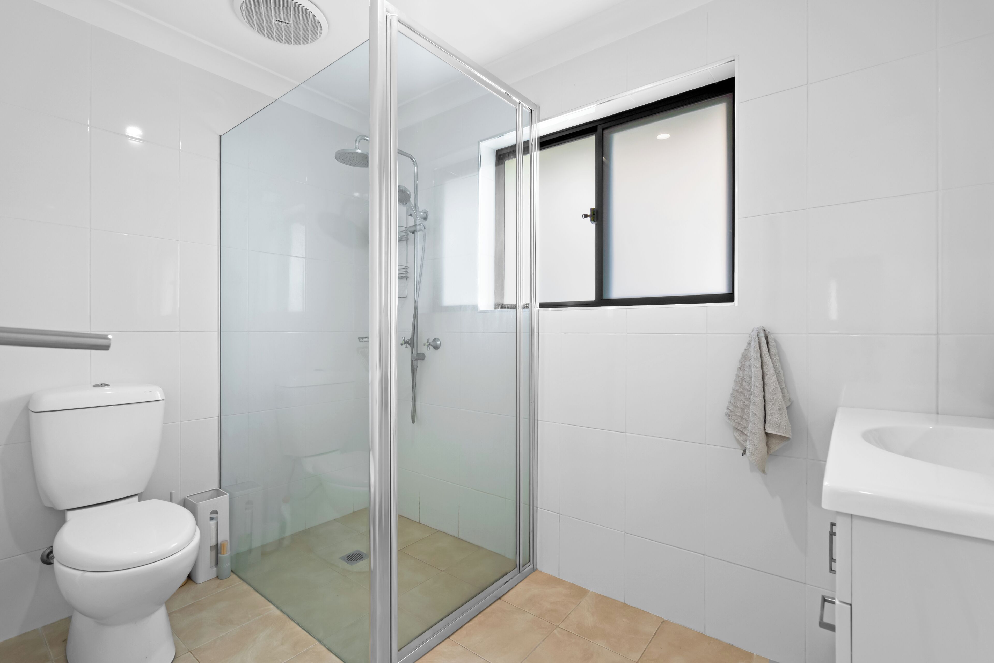 Towels, soap, shampoo, toilet paper