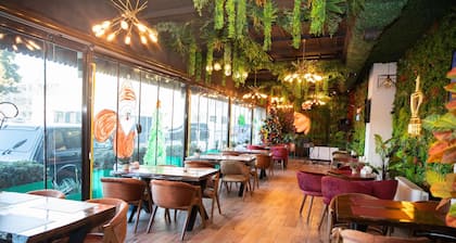 Caspian Buisness Hotel