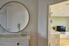 Interior - Riverview Apartment by Switchback Stays (Cardiff)