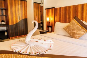 Bureau, espace de travail pour ordinateur portable