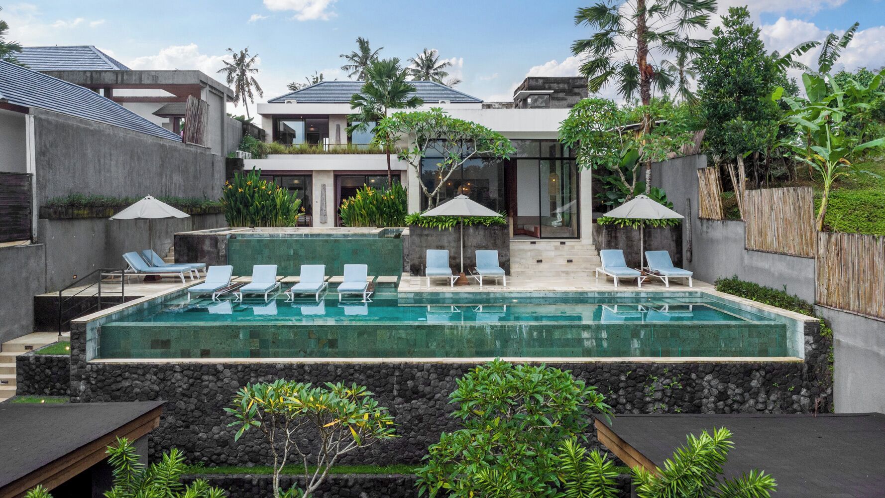 Kolam renang outdoor