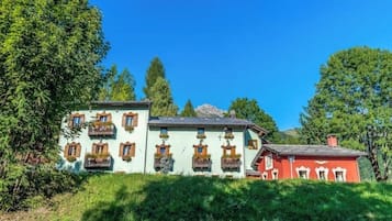 Esterni