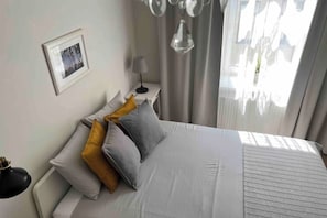 1 bedroom, desk, iron/ironing board, WiFi