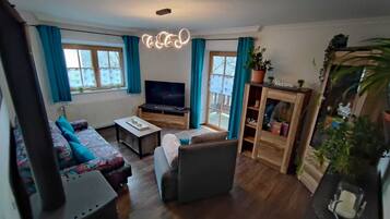 Een televisie en een dvd-speler