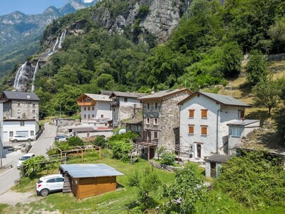 Stunning private villa for 6 guests with WIFI, TV, patio and pets allowed