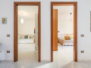 Interior - Cosy apartment for 6 guests with A/C, TV, balcony and panoramic view (Muravera)