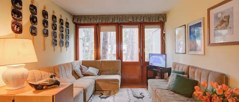 Standard Apartment, Multiple Bedrooms (Lo Stambecco) | Living area