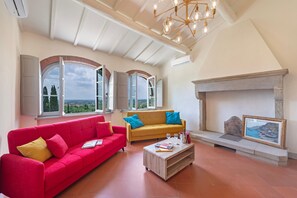 5 habitaciones y acceso a internet 