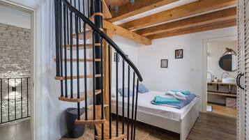 5 عدّة غرف نوم وخدمة الإنترنت