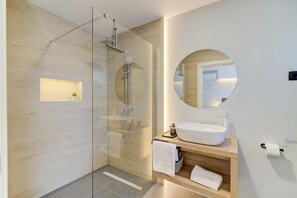 4 habitaciones y acceso a internet 