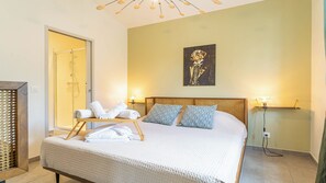 3 bedrooms, iron/ironing board, travel crib, WiFi