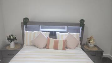 2 bedrooms, iron/ironing board, WiFi, bed sheets