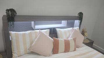 2 bedrooms, iron/ironing board, WiFi, bed sheets