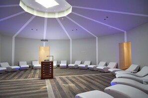 Sauna, tina de hidromasaje y baño de vapor 