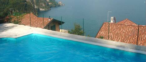 Vila, akses difabel | 4 kamar tidur