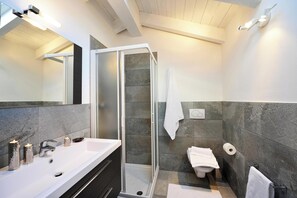 Apartment - Mansarda di Pianello (Pianello del Lario)