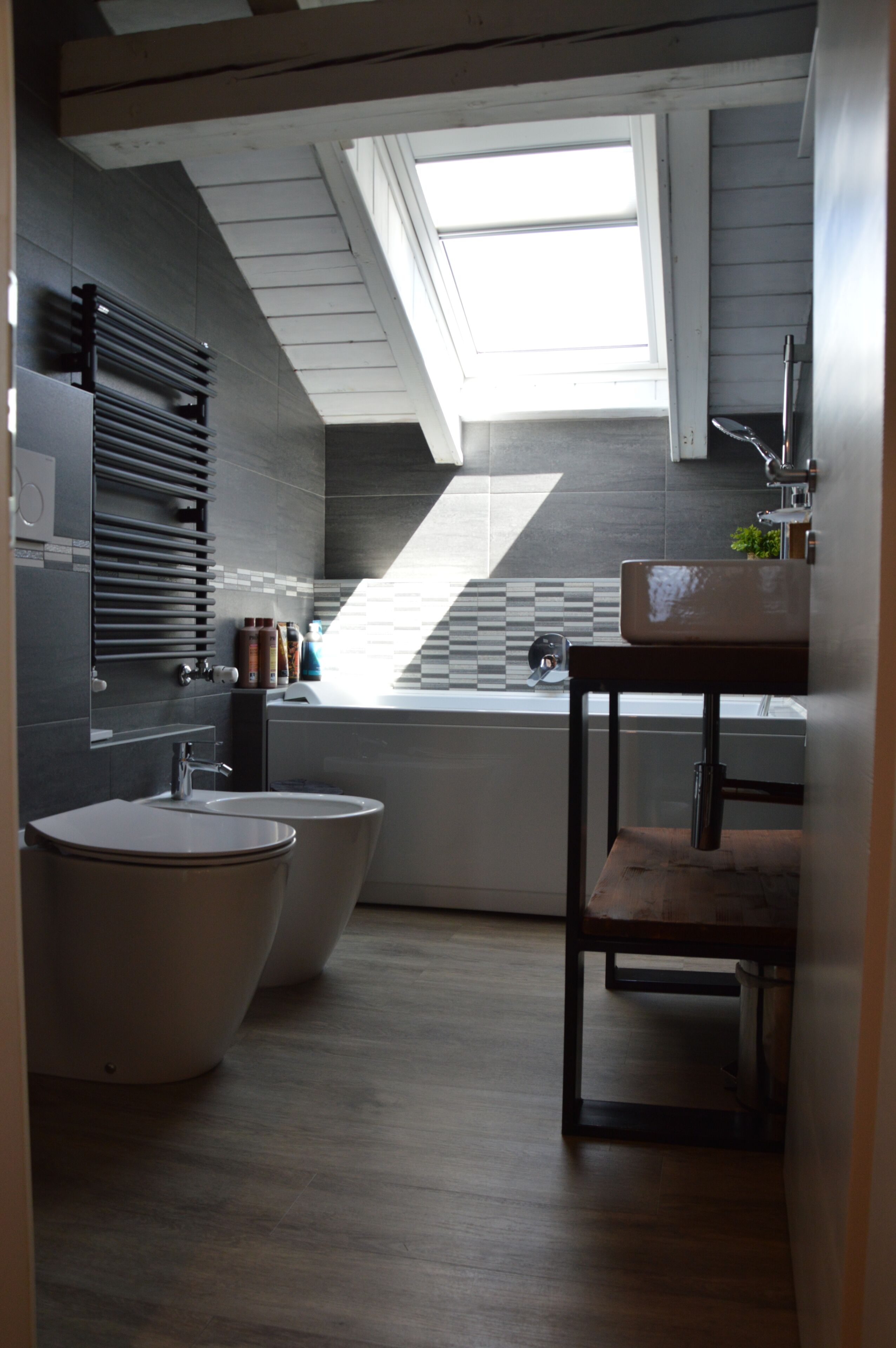 Whirlpool, Haartrockner, Bidet, Handtücher