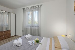 标准别墅, 多间卧室, 双浴室 (Villa Filleona) | 4 多间卧室、熨斗/熨衣板、免费 WiFi、床单