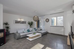 21-inch flat-screen TV with satellite channels - Villa Filleona (Labin)