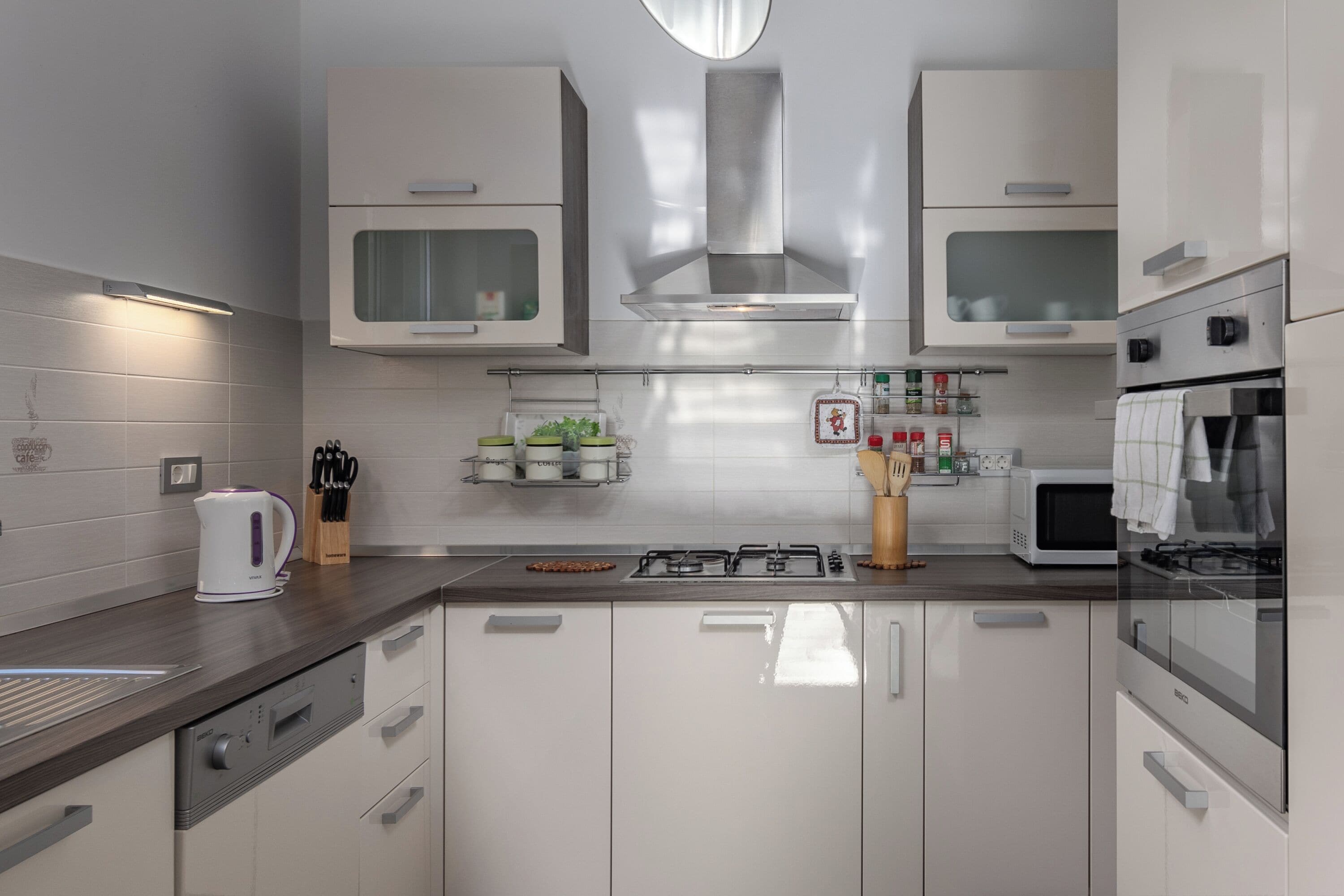 Tủ lạnh, lò vi sóng, lò nướng, bếp nấu 