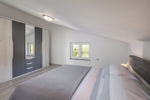 4 bedrooms, iron/ironing board, free WiFi, bed sheets - Villa Filleona (Labin)