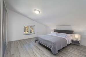 4 Schlafzimmer, Bügeleisen/Bügelbrett, kostenloses WLAN, Bettwäsche