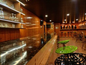 Bar (on property) - Valley Vista Resort (Gangtok)