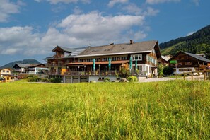 Exterior - Hotel & Restaurant Der Hirschen (Sibratsgfaell)