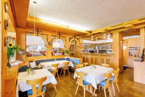 Restaurant - Hotel & Restaurant Der Hirschen (Sibratsgfaell)
